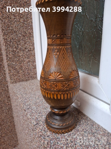 Ваза дърворезба 