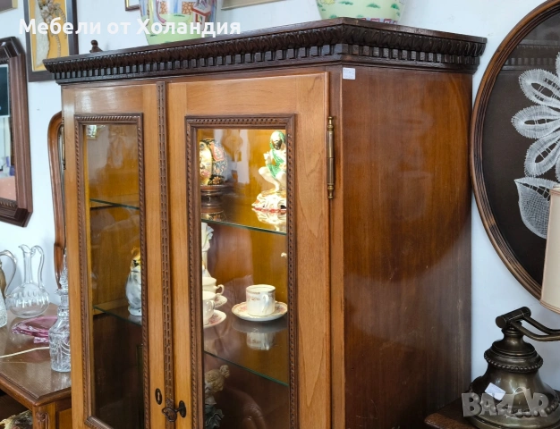 Антикварна витрина с интарзия, снимка 8 - Секции и витрини - 53722055