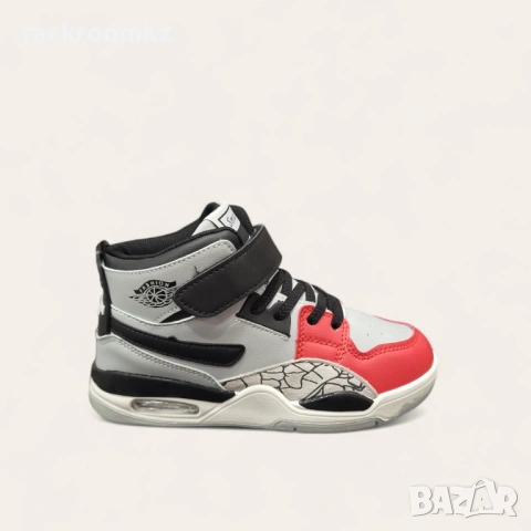 РАЗПРОДАЖБА! -50% Детски високи кецове с лепенка ZG-17 black 