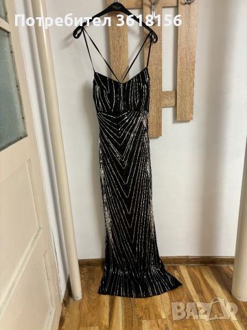 Черна бална рокля с отворен гръб
