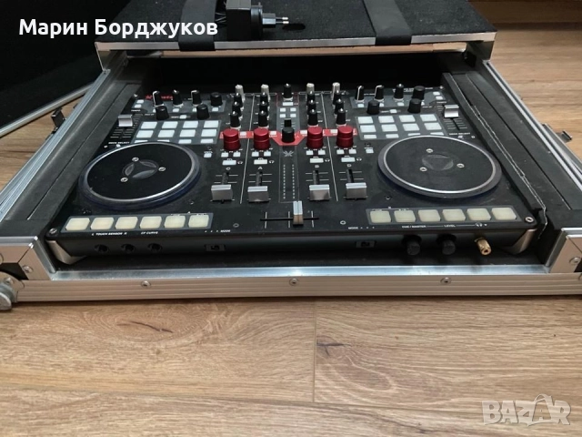 DJ контролер Vestax VCI 400 с кейс Магма