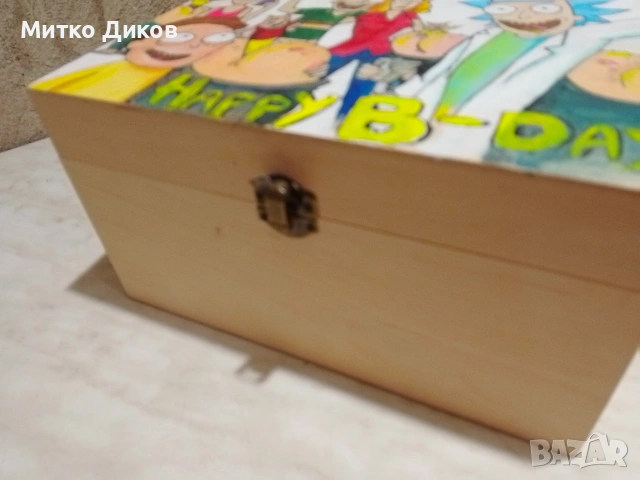 дървена кутия нова 24х18х13см за  сериал „Рик и Морти“ (Rick and Morty). , снимка 4 - Други - 53962498