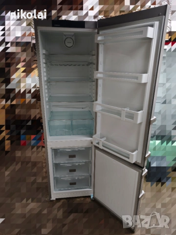 Хладилник с фризер Liebherr no frost , снимка 2 - Хладилници - 53931430