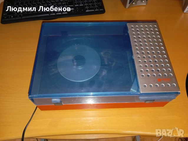 Малък преносим Грамофон Unitra WG 400 с вграден усилвател и говорител , снимка 6 - Грамофони - 54158406