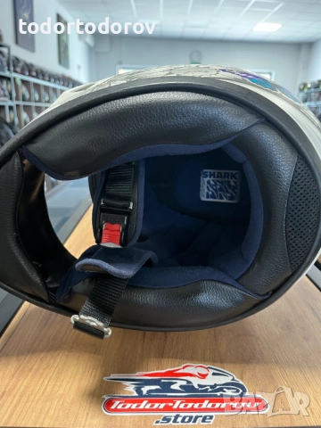 Мото каска за мотор SHARK S800 Buterfly,M 57-58 ,перфектно състояние, снимка 5 - Аксесоари и консумативи - 52100445