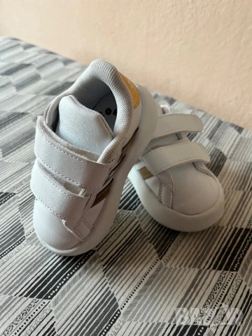 Adidas детски маратонки, снимка 8 - Детски маратонки - 53491505