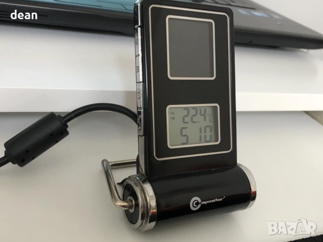 Дигитална фоторамка с часовник