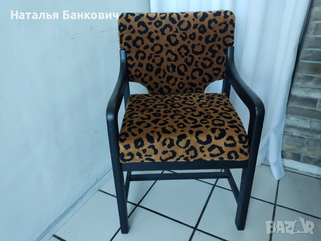 Оригинален дизайнерски стол с кадифена тапицерия