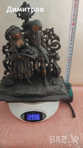 Красива статуетка пластика