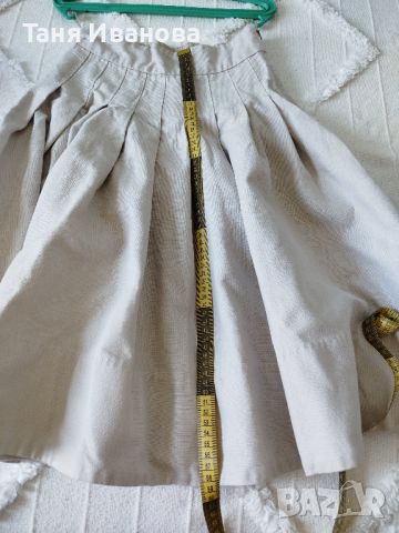 Продавам ленена плисирана пола в бежов цвят, снимка 4 - Поли - 45904254
