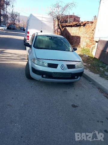 Renault Megane- 2-на части
