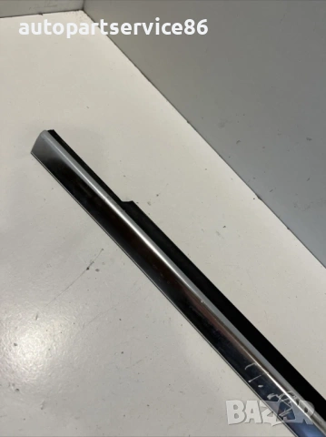 Хромирана лайсна за стъкло предна дясна врата за Mercedes W212 (2012) A2127250406, снимка 3 - Части - 54133116