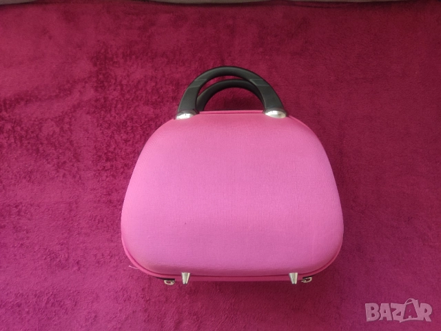 Кокетна розова чанта с цип, тип куфарче. Подходяща за грим, козметика, аксесоари, маникюр, педикюр