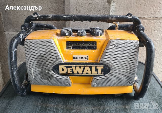 Радио DEWALT , снимка 1 - Радиокасетофони, транзистори - 45456542