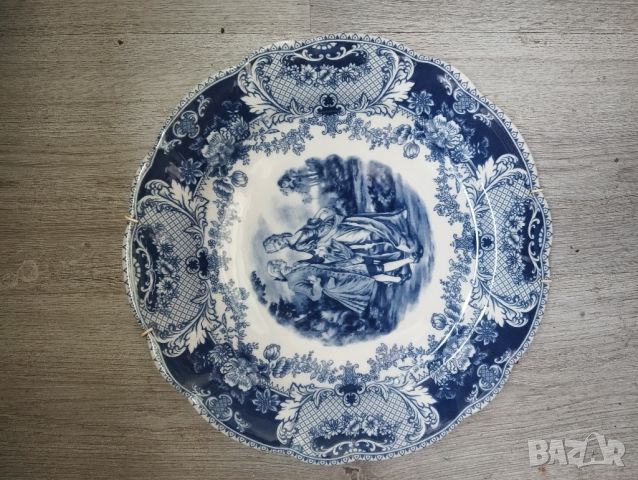 Порцеланова чиния за декорация, снимка 1 - Антикварни и старинни предмети - 46349756