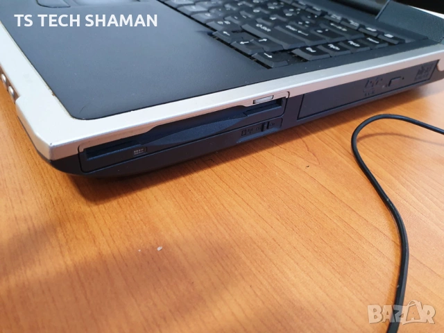 ⭐Продавам рядък марков ретро лаптоп TOSHIBA S2410 с Флопи и DVD⭐, снимка 4 - Антикварни и старинни предмети - 54012058