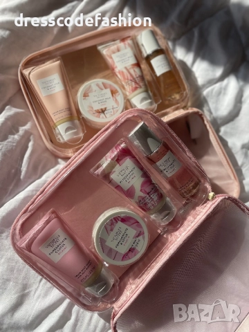 Несесер с козметика Victoria’s Secret