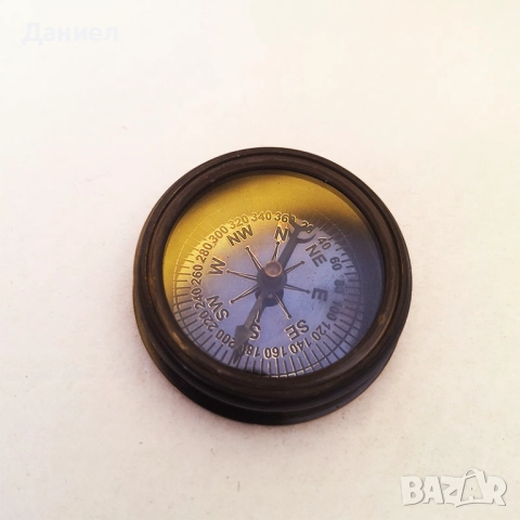 Компас от масивен бронз със слънчев часовник, снимка 2 - Морски сувенири - 43256668