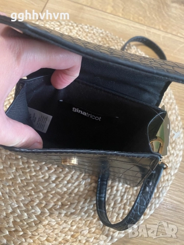 Мини чанта, снимка 3 - Чанти - 52497638