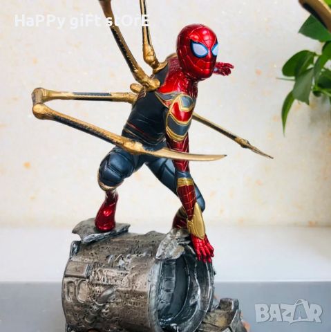 Статуетка Marvel: Спайдър-Мен - Spider Man (hero Collection), екшън фигура 24 cm , снимка 5 - Фигурки - 46481457