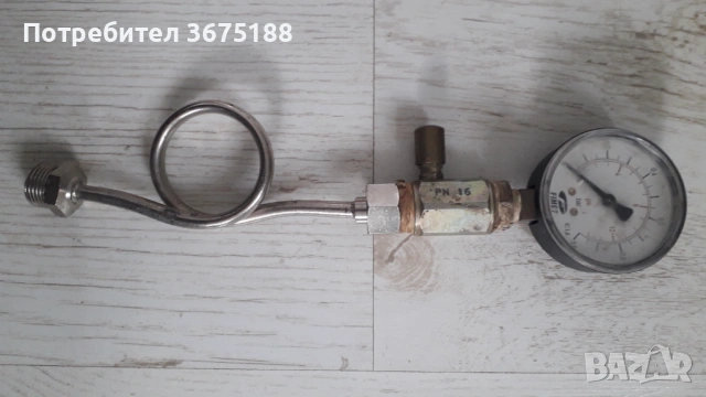 Манометър за пара до 1 bar, ф60, със серпентина и манометрично кранче 1/2"