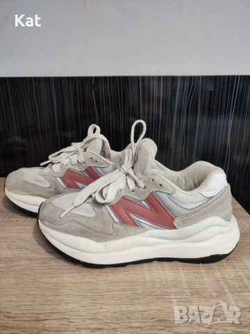 Спортни маратонки New Balance 57/40, снимка 2 - Маратонки - 51642313
