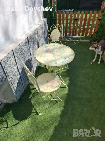 Градински винтидж комплект маса и два стола 100 евро