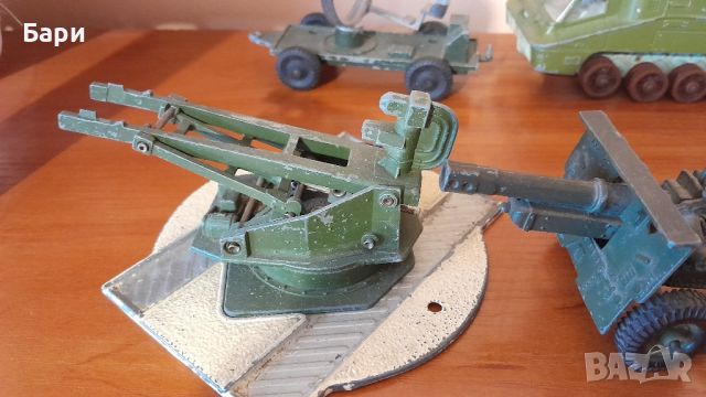 Оригинални военни модели играчки на Dinky , снимка 14 - Колекции - 45997640