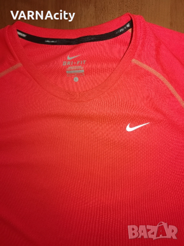 Nike RUNNING size L , снимка 2 - Тениски - 44941447