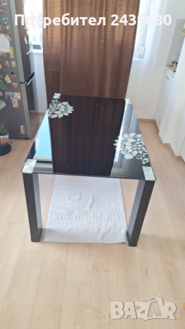 Стъклена трапезарна маса с 4 стола