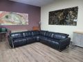 Дизайнерски черен кожен ъглов диван с електрически релакс механизъм, снимка 1 - Дивани и мека мебел - 45641301