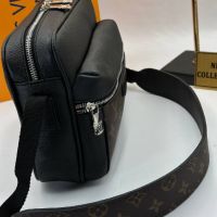 Мъжка чанта Louis Vuitton, снимка 3 - Чанти - 45406332