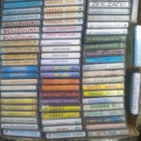 Продавам аудио касети от щандове за продажба на касети с гръцка музика, снимка 1 - Аудио касети - 19497983