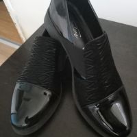 Нови дамски обувки, снимка 1 - Дамски ежедневни обувки - 45417044