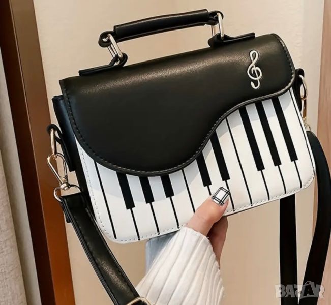 Дамска чанта в музикален аранжимент с ноти “Пиано”, снимка 1
