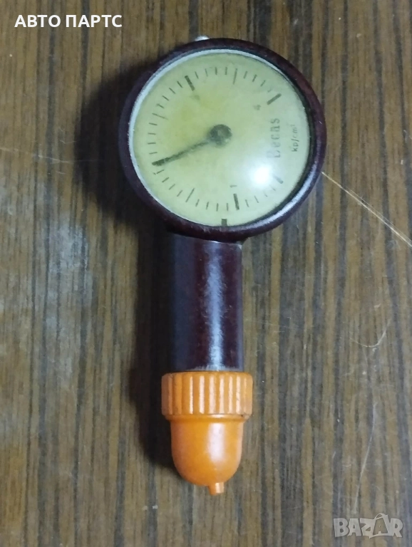 Стар манометър за гуми, снимка 1