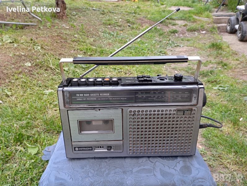 Радиокасетофон Hitachi , снимка 1
