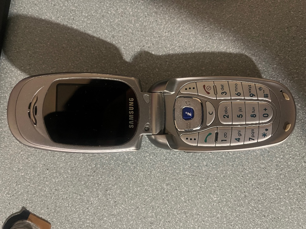 Телефон Samsung SGH-X480 в Samsung в гр. Перник - ID39179919 — Bazar.bg