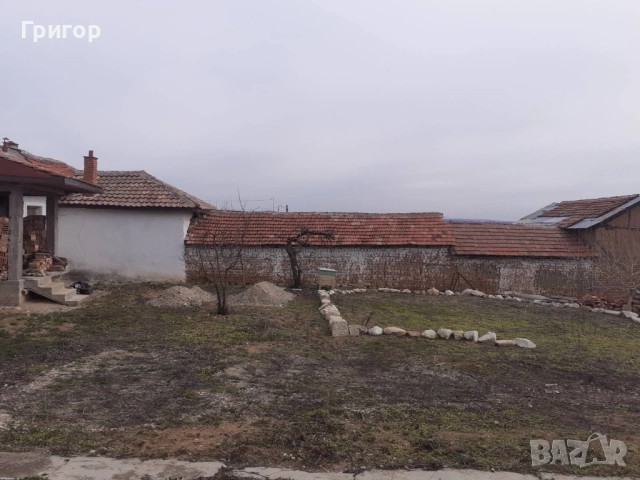 Продавам къща с двор в село Старосел, снимка 3 - Къщи - 52340787