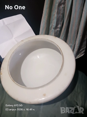 Продавам стъклен буркан за лампа на тераса  