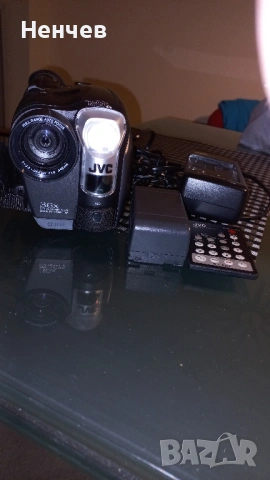 Дигитална VHS видеокамера JVC, снимка 2 - Камери - 53768982