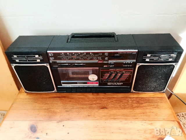 Радио касетофон SHARP GF-320H(BK), снимка 2 - Радиокасетофони, транзистори - 53876145
