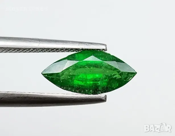 Цаворит гранат в блестящо наситено зелено - 0.98кт.! Нов!