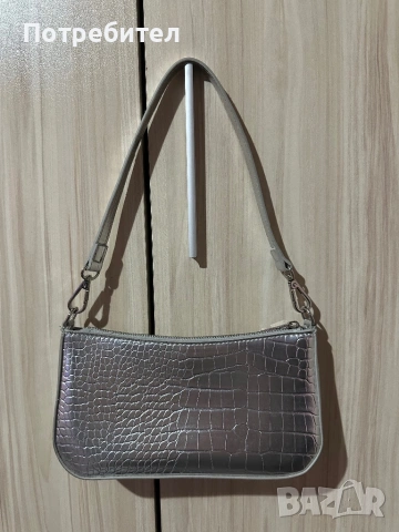 Сребриста чанта, снимка 4 - Чанти - 54101209