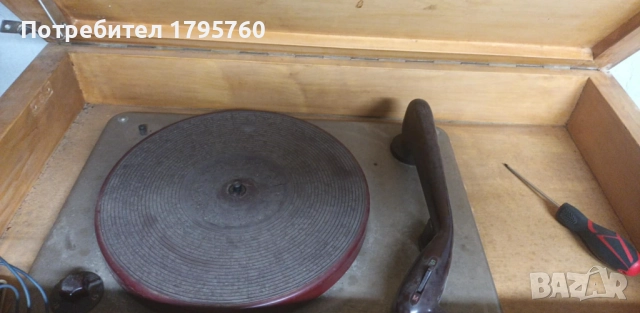 Радиограмофон Балкан 1957, снимка 4 - Антикварни и старинни предмети - 51694348