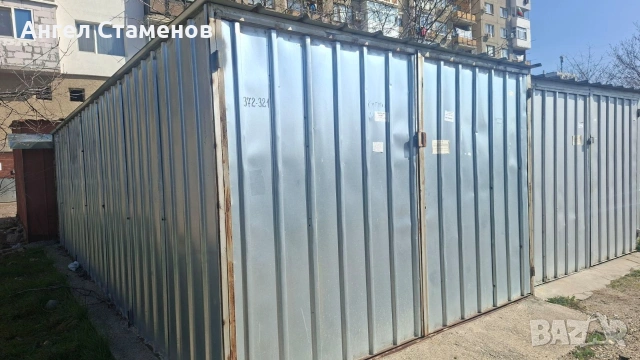 Продавам почти нов метален гараж. 