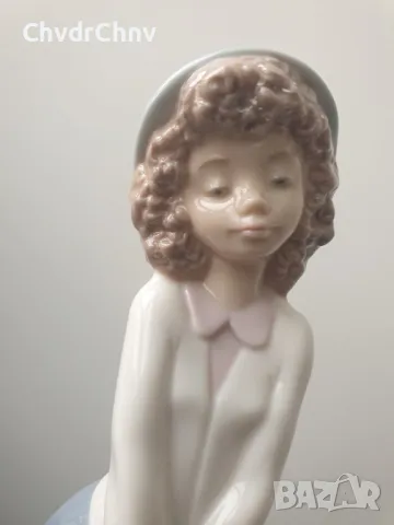 НАО ЛАДРО испанска порцеланова фигура на момиче с чанта/NAO Lladro статуетка 24см, снимка 5 - Колекции - 47095978