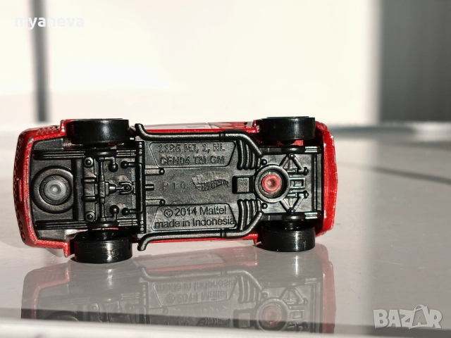 Колекция от 50 бр . умалени модели автомобили Matchbox , Hot Wheels , Maisto и други , снимка 15 - Коли, камиони, мотори, писти - 51894693