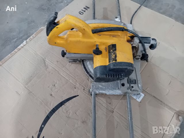 Циркуляр пендула - Dewalt 110 V / 1200 W, снимка 5 - Циркуляри - 46138598