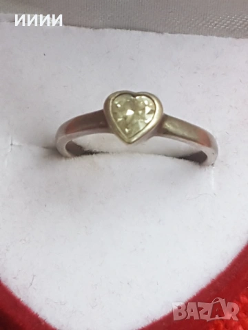 Сребърен пръстен с камък сърце